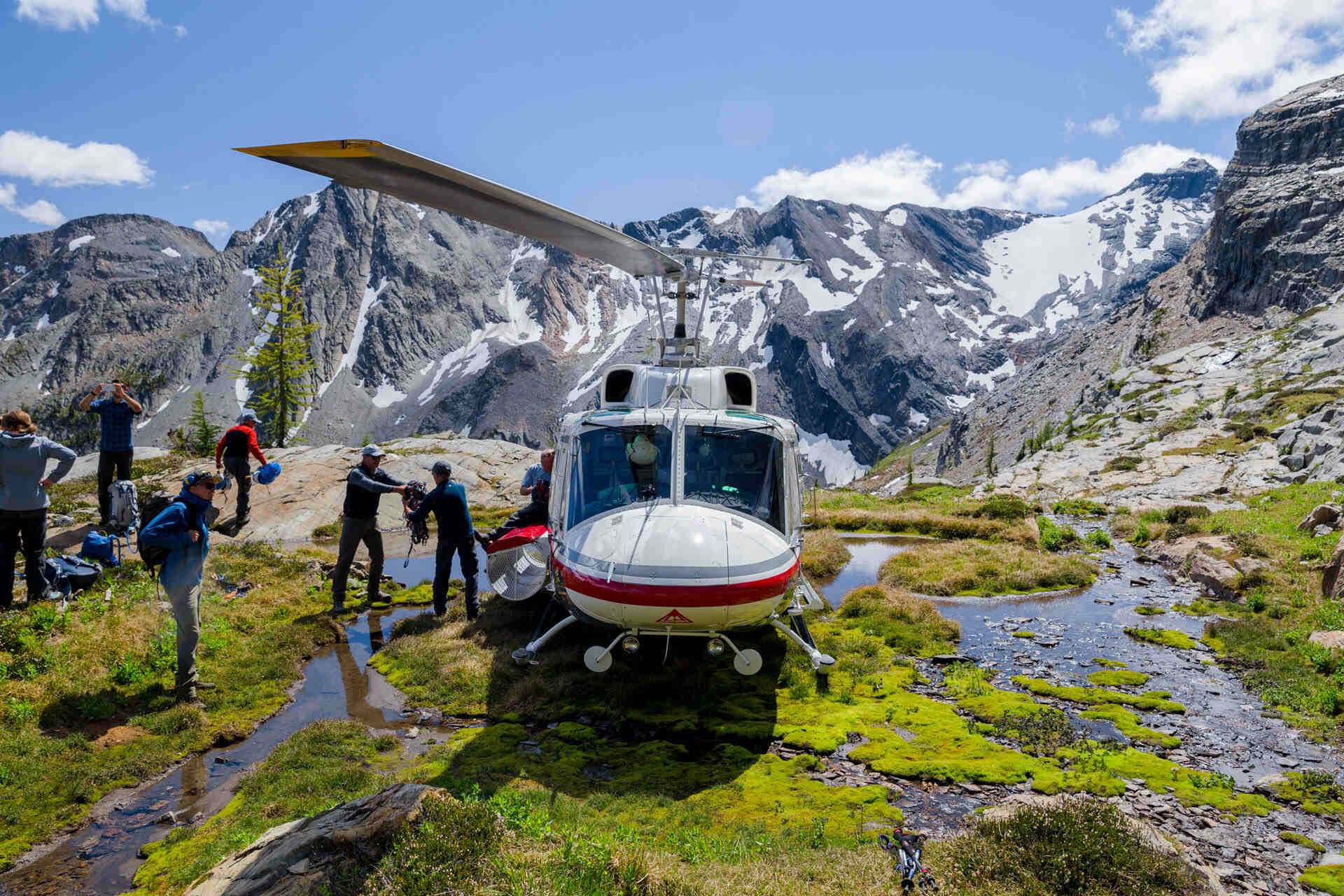 a-heli-hiking-adventure-with-cmh-in-british-columbias-bugaboos-1693828288